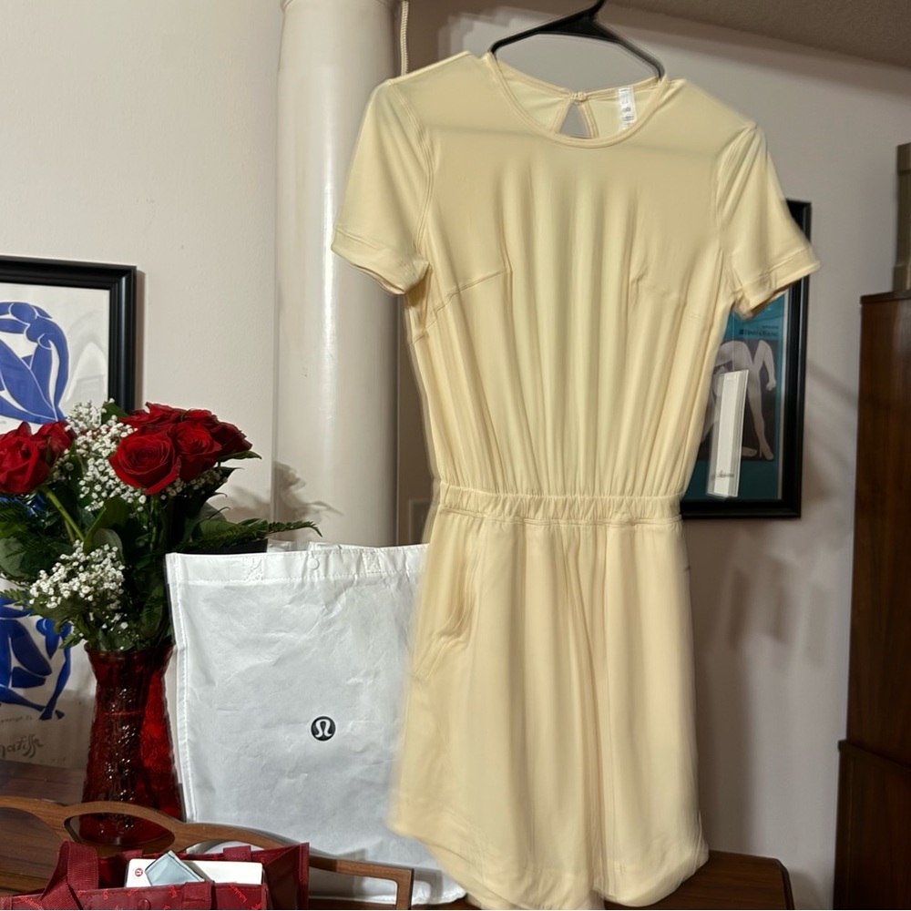 Lululemon Athletica lightweight, high neck Romper in pale yellow